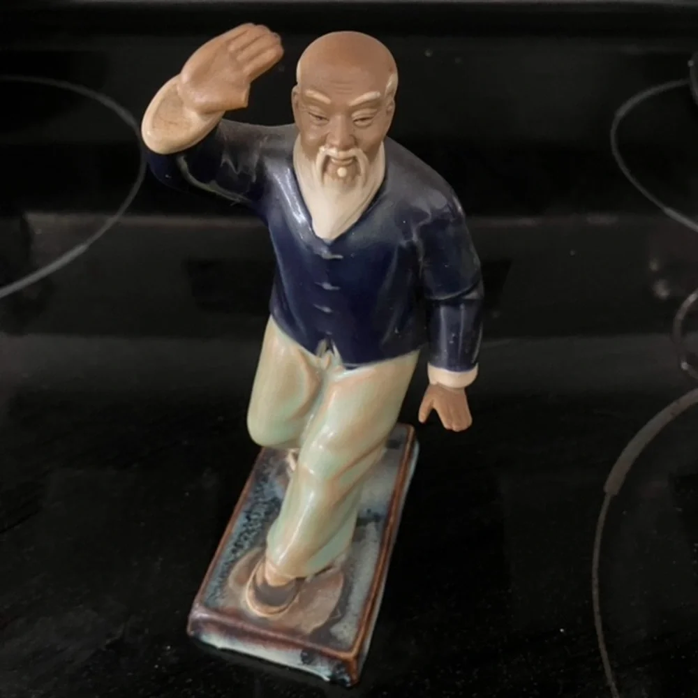 Vintage Chinese Mudman Shiwan Figurine Tai Chi pose. - Picture 2 of 3
